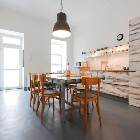 Modern Stylish 2 Bedroom Holiday Apartment ブダペスト エクステリア 写真