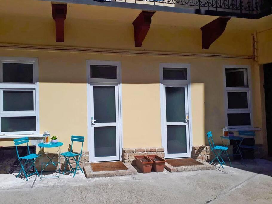 Modern Stylish 2 Bedroom Holiday Apartment ブダペスト エクステリア 写真