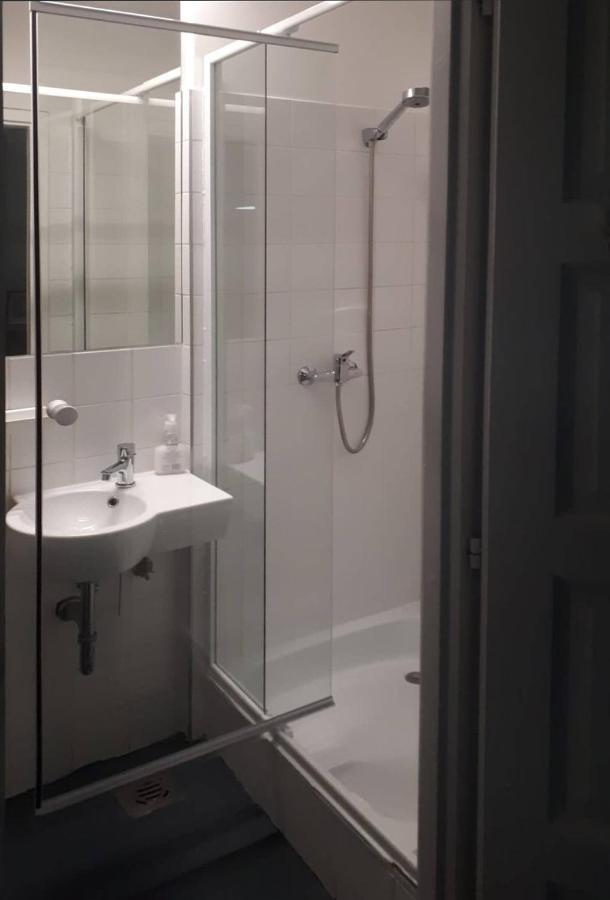 Modern Stylish 2 Bedroom Holiday Apartment ブダペスト エクステリア 写真