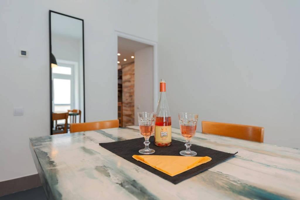 Modern Stylish 2 Bedroom Holiday Apartment ブダペスト エクステリア 写真