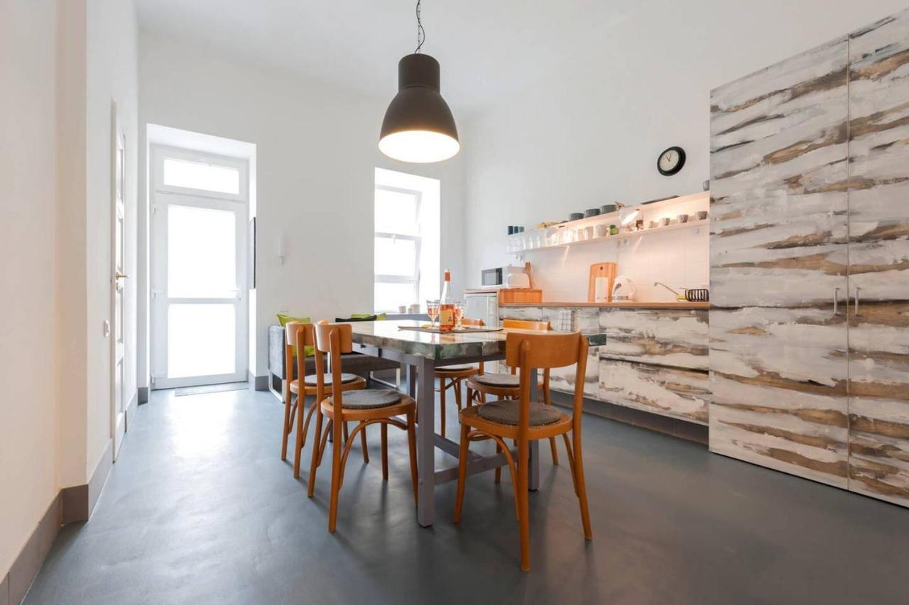 Modern Stylish 2 Bedroom Holiday Apartment ブダペスト エクステリア 写真