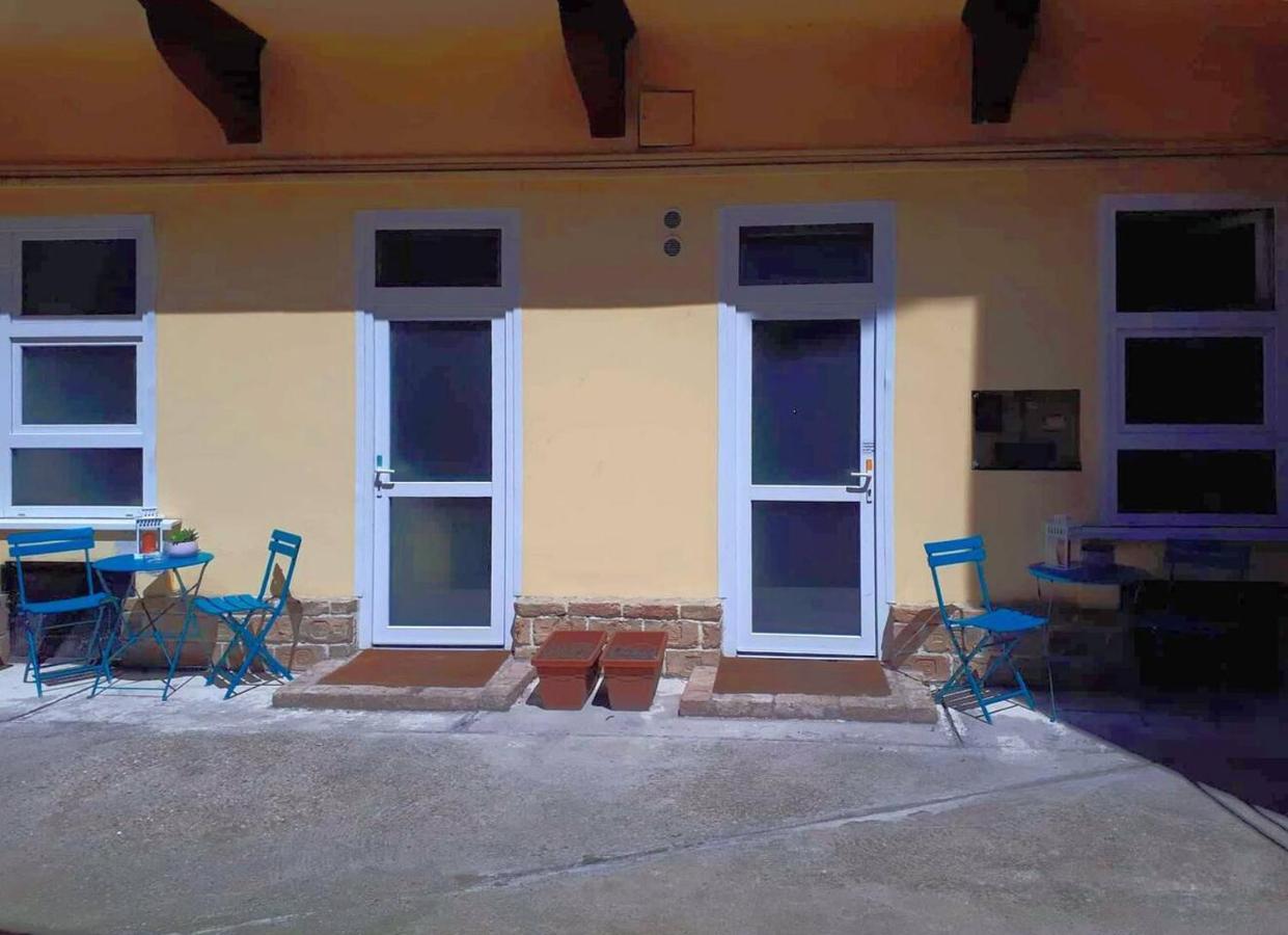 Modern Stylish 2 Bedroom Holiday Apartment ブダペスト エクステリア 写真