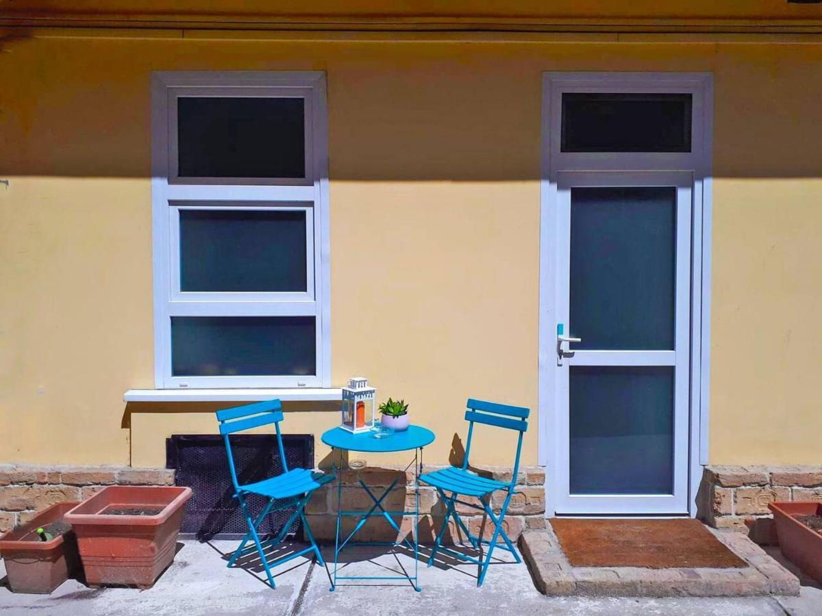 Modern Stylish 2 Bedroom Holiday Apartment ブダペスト エクステリア 写真